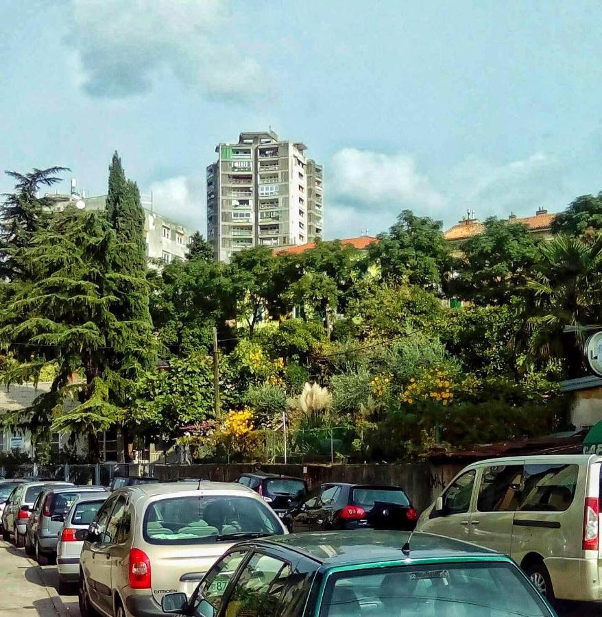 Zelena Oaza U Centru Grada Apartment Rijeka Exterior photo